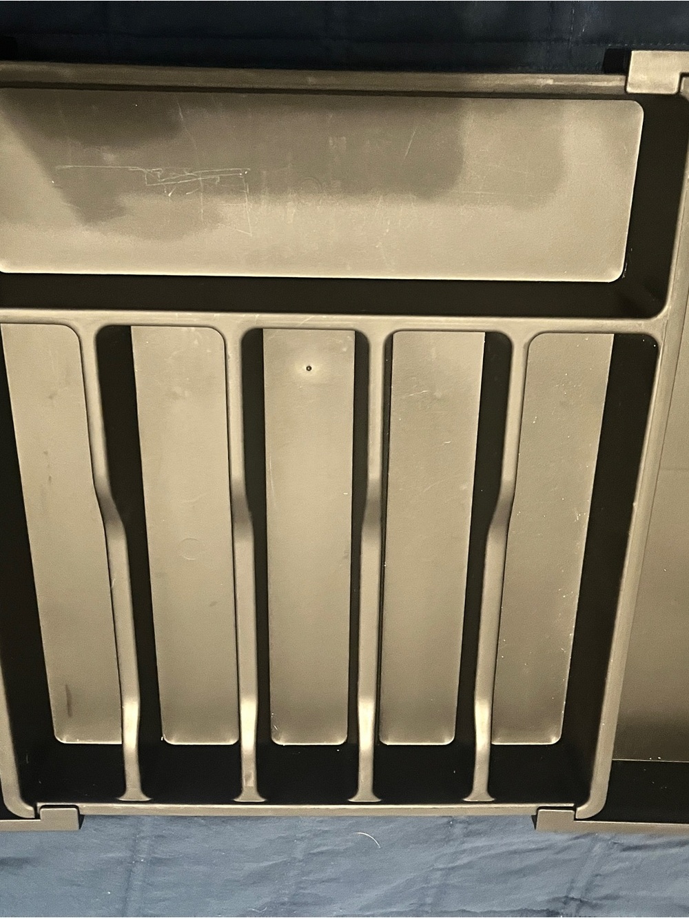 Expandable silverware drawer